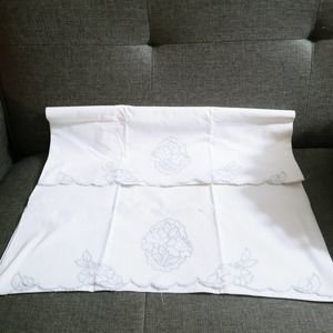 Vintage Floral Embroidered Pillowcases Scalloped Edge Set of 2 Gray & White (lb)